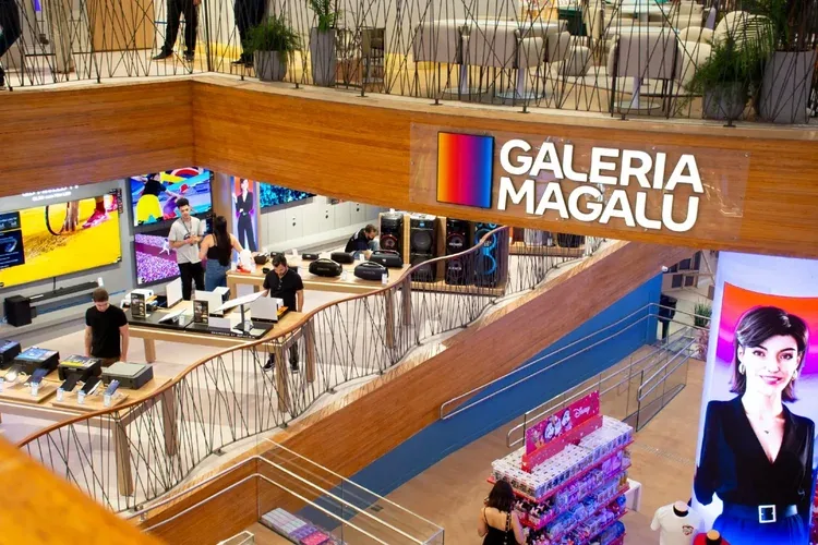 Maiores altas do Ibovespa: Magazine Luiza, Cosan, Cyrela e B3 sobem mais de 20% com rali eleitoral — Ghia MFO em Exame