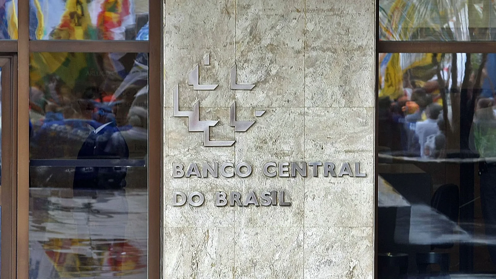 Copom corta a Selic para 14,50%, mas estreita o caminho à frente